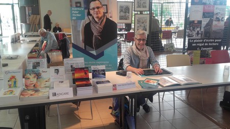 Salon de Fay aux loges avec le dessinateur REGIS .MAI 2019