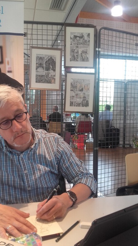 Salon du livre de fay aux loges MAI 2019  REGIS en plein travail..