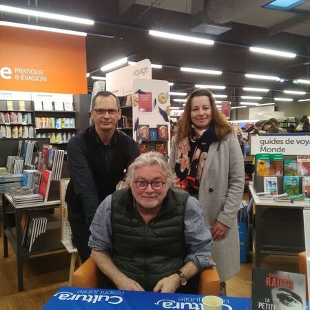 Samedi 04 janvier 2020. Organisation d'une d&eacute;dicace pour mon ami Christian Rauth au Cultura de Saran. En pr&eacute;sence de l'auteure Virginie Magnier Pav&eacute;